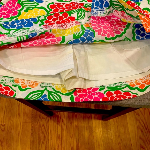 Lily Pulitzer skort worn once. Size zero cute - Picture 3 of 5